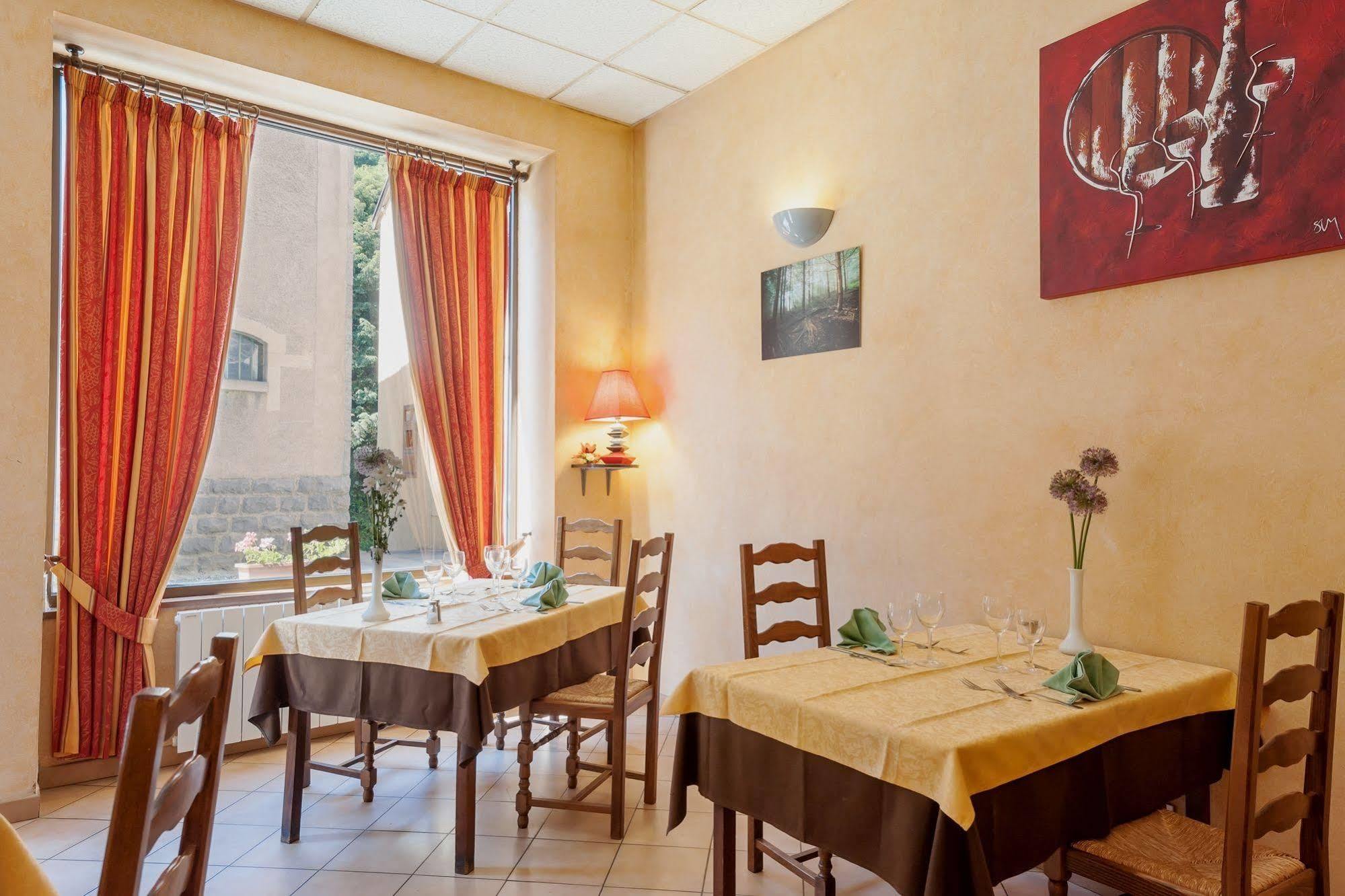 Hotel Restaurant Le Clément 2*